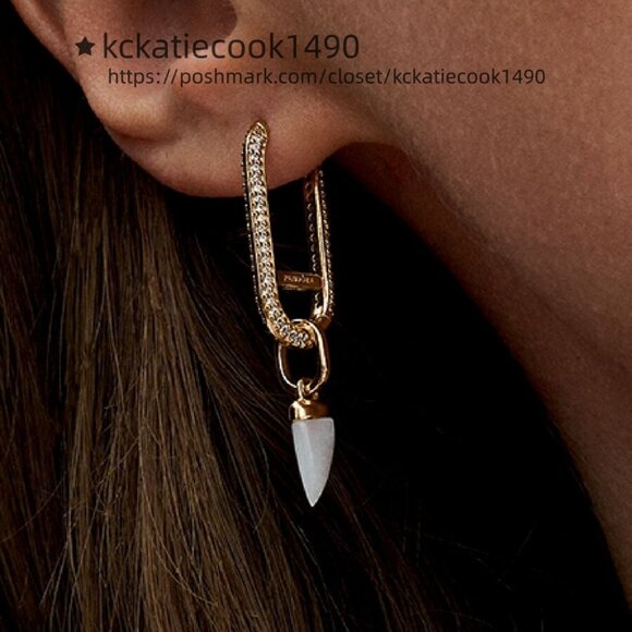 Pandora ME Shark Tooth Mini Dangle Charm - Picture 2 of 2